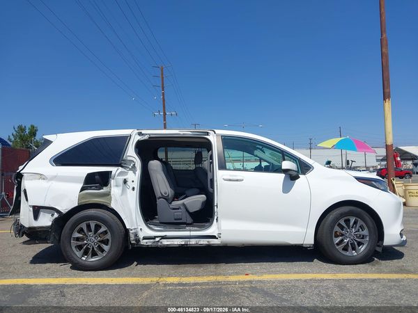 2021 TOYOTA SIENNA LE — I116