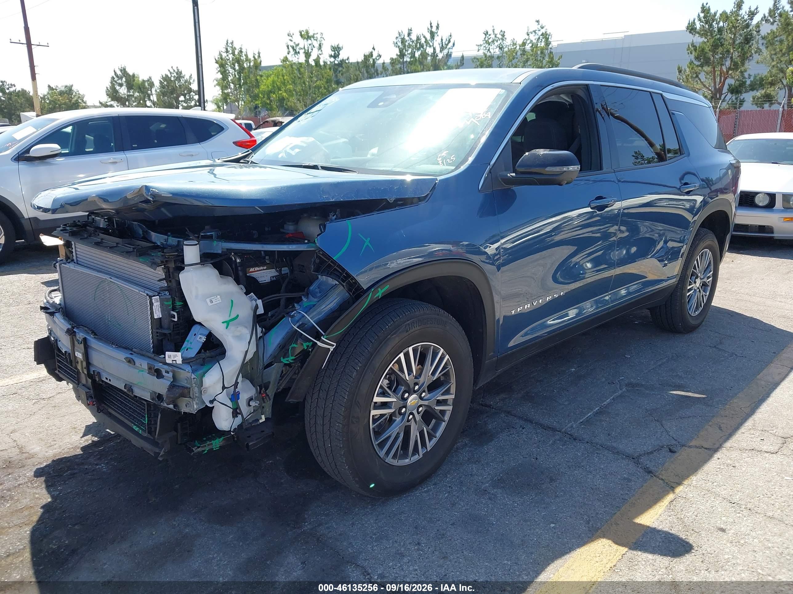 2025 CHEVROLET TRAVERSE FWD LT — I2
