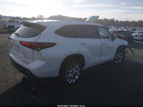 2024 TOYOTA HIGHLANDER LIMITED — I4