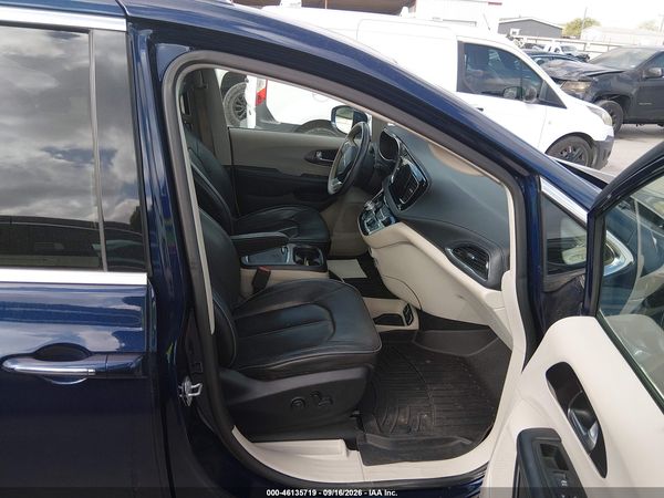 2018 CHRYSLER PACIFICA LIMITED — I5