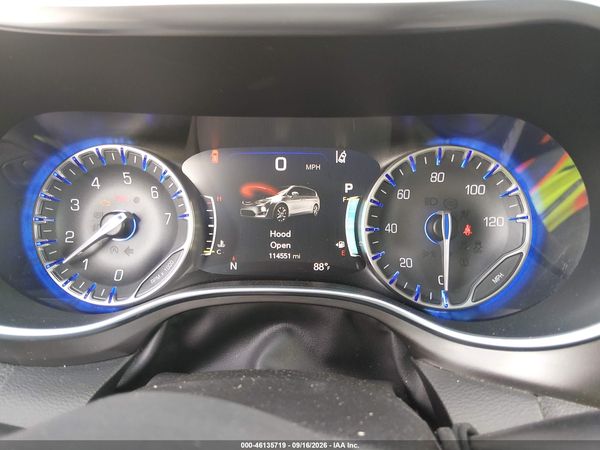 2018 CHRYSLER PACIFICA LIMITED — I7