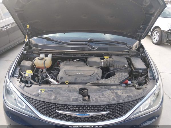 2018 CHRYSLER PACIFICA LIMITED — I10