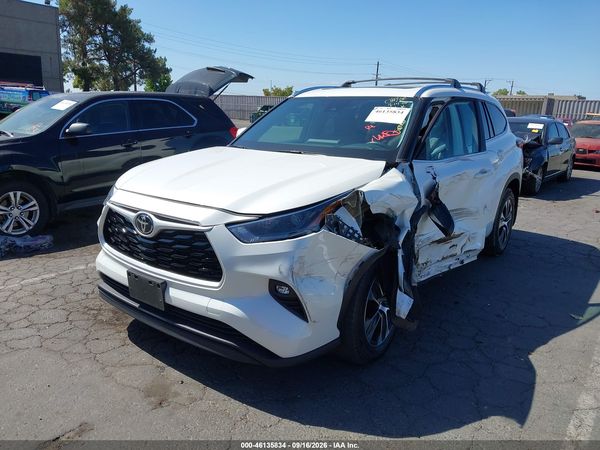 2021 TOYOTA HIGHLANDER XLE — I6