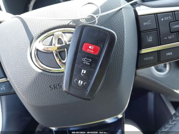 2021 TOYOTA HIGHLANDER XLE — I11