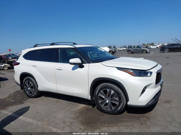 2021 TOYOTA HIGHLANDER XLE — I116