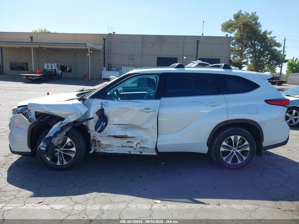 2021 TOYOTA HIGHLANDER XLE — I117