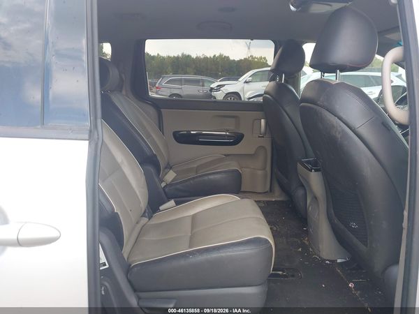 2016 KIA SEDONA EX — I8