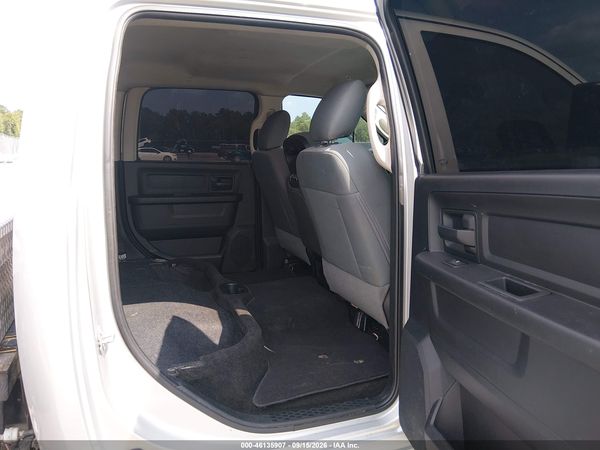 2018 RAM 3500 TRADESMAN  4X4 8' BOX — I8