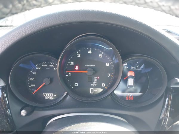 2021 PORSCHE MACAN Base — I7
