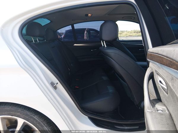 2016 BMW 528I — I8