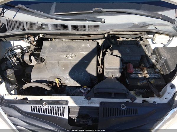 2013 TOYOTA SIENNA LE V6 8 PASSENGER — I10