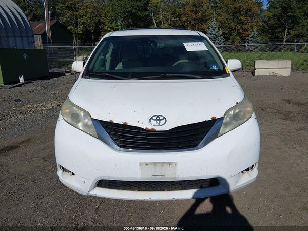 2013 TOYOTA SIENNA LE V6 8 PASSENGER — I115