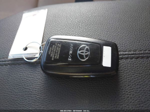 2019 TOYOTA RAV4 XLE PREMIUM — I11