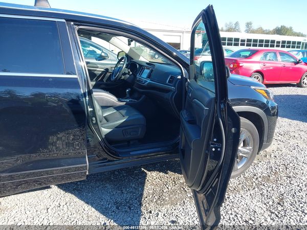 2017 TOYOTA HIGHLANDER LIMITED PLATINUM — I5
