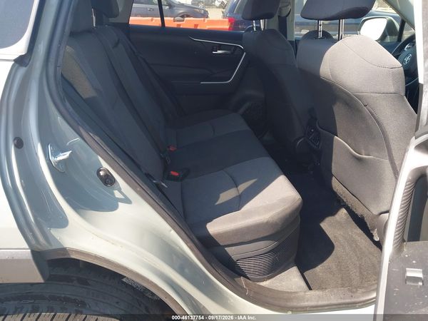 2021 TOYOTA RAV4 XLE — I8