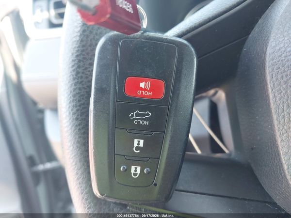 2021 TOYOTA RAV4 XLE — I11