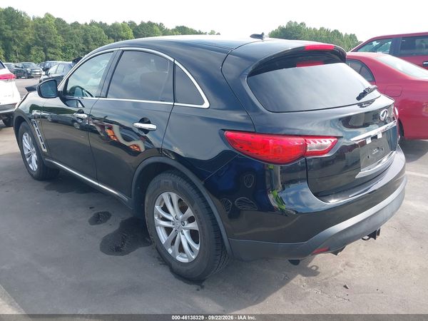 2016 INFINITI QX70 — I3