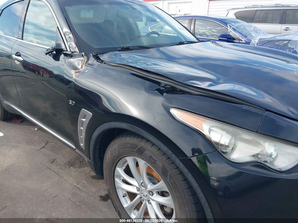 2016 INFINITI QX70 — I6