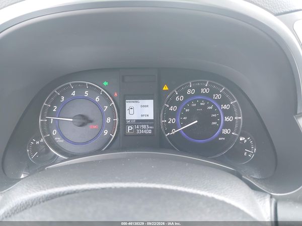 2016 INFINITI QX70 — I7