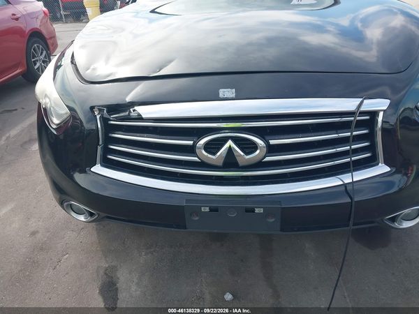2016 INFINITI QX70 — I153