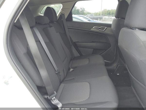 2023 KIA SPORTAGE LX — I8