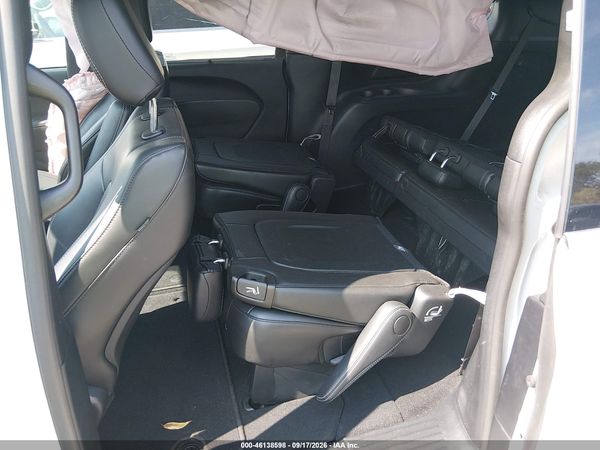 2025 CHRYSLER PACIFICA SELECT — I8