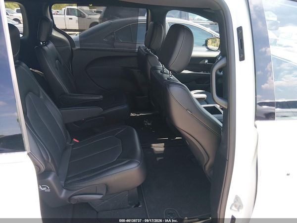 2026 CHRYSLER PACIFICA SELECT — I8
