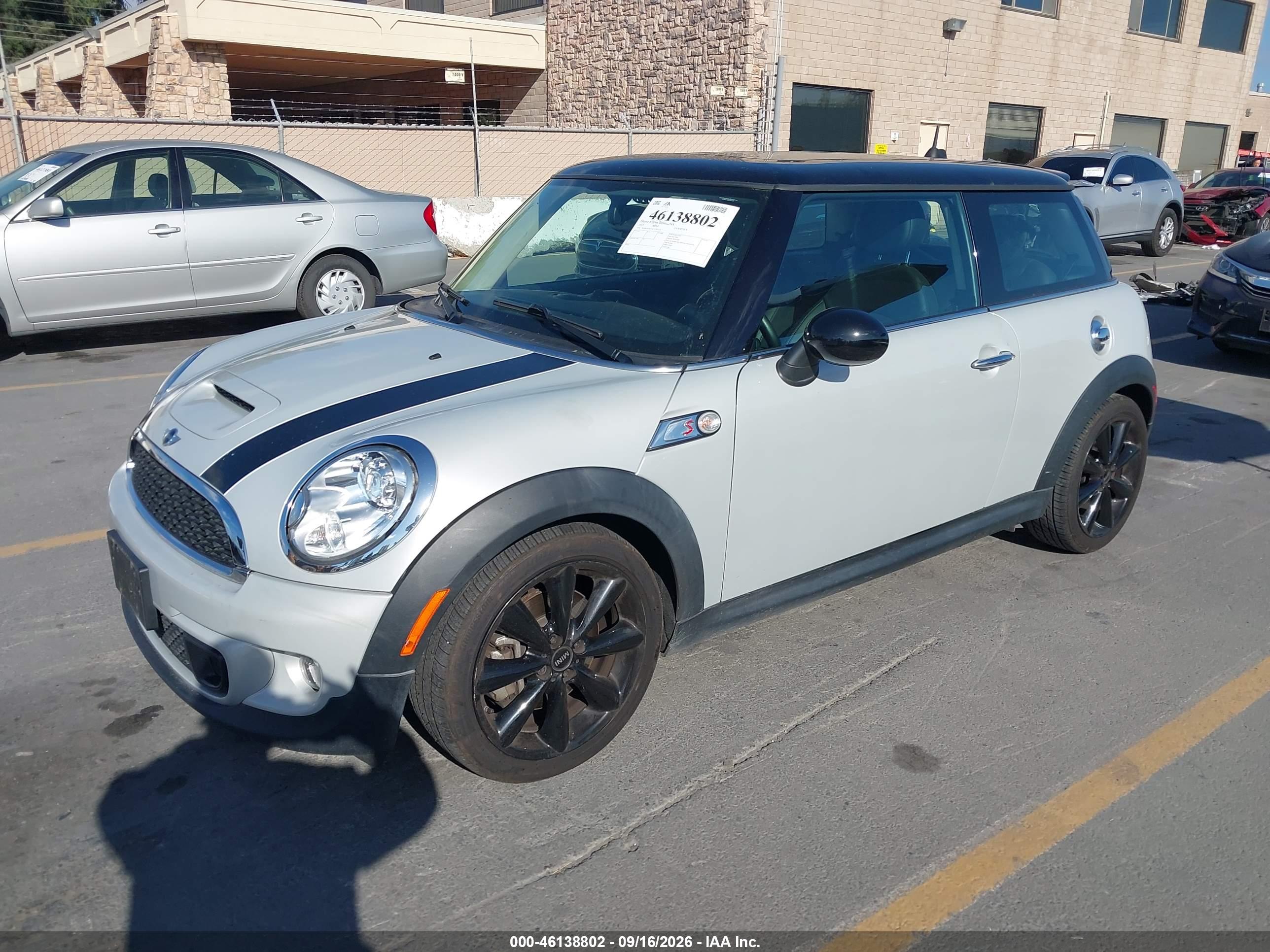 2012 MINI COOPER S — I2