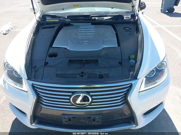 2017 LEXUS LS 460 — I10