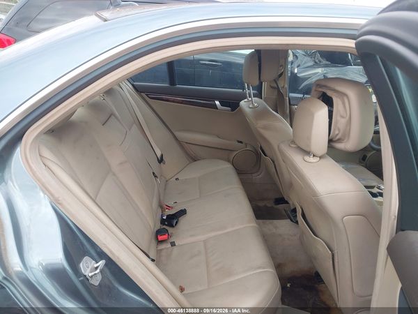 2012 MERCEDES-BENZ C 300 LUXURY 4MATIC — I8