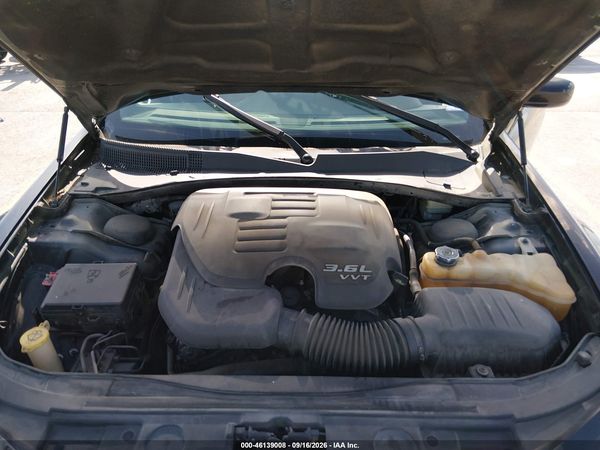 2013 CHRYSLER 300 300S — I10
