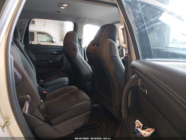 2016 CHEVROLET TRAVERSE LT — I8