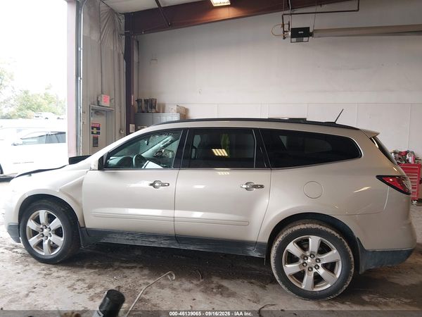 2016 CHEVROLET TRAVERSE LT — I117