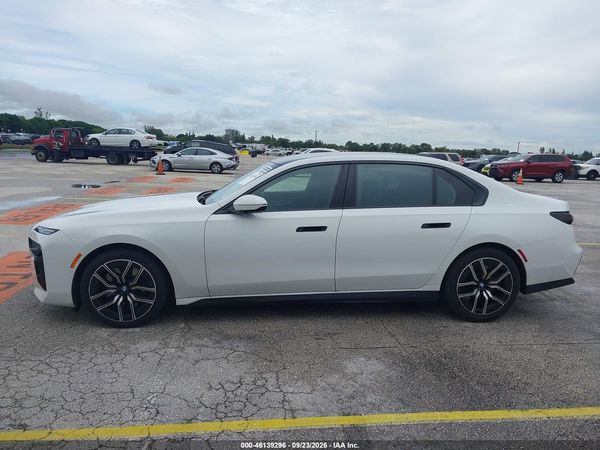 2026 BMW 740I — I117