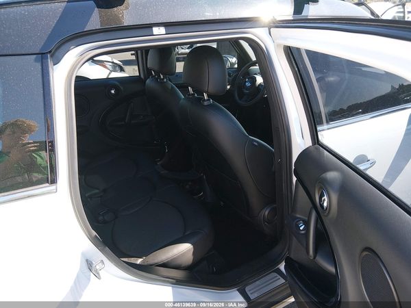 2015 MINI COUNTRYMAN COOPER S — I8