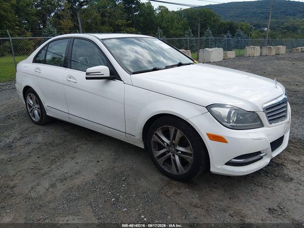 2013 MERCEDES-BENZ C 300 LUXURY 4MATIC — I1