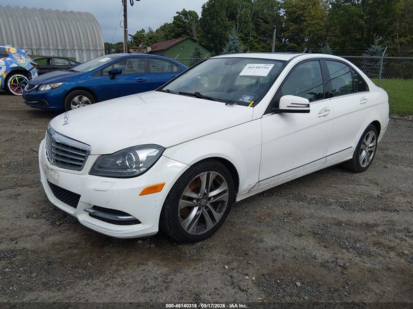 2013 MERCEDES-BENZ C 300 LUXURY 4MATIC — I2