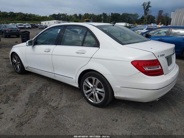 2013 MERCEDES-BENZ C 300 LUXURY 4MATIC — I3