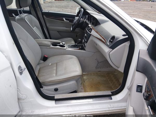 2013 MERCEDES-BENZ C 300 LUXURY 4MATIC — I5