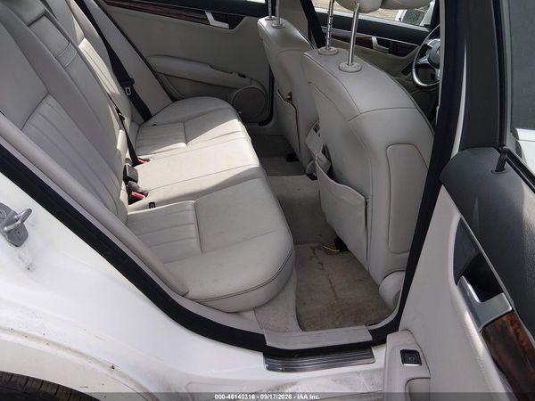 2013 MERCEDES-BENZ C 300 LUXURY 4MATIC — I8