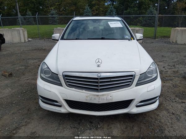 2013 MERCEDES-BENZ C 300 LUXURY 4MATIC — I115