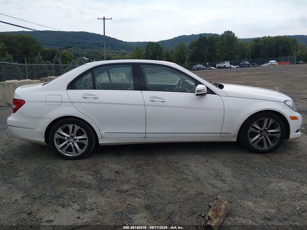 2013 MERCEDES-BENZ C 300 LUXURY 4MATIC — I116