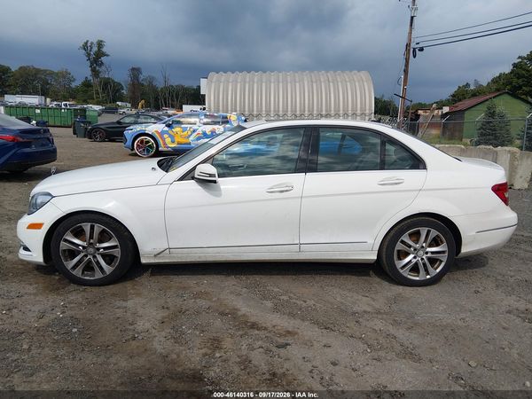 2013 MERCEDES-BENZ C 300 LUXURY 4MATIC — I117