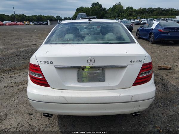 2013 MERCEDES-BENZ C 300 LUXURY 4MATIC — I119