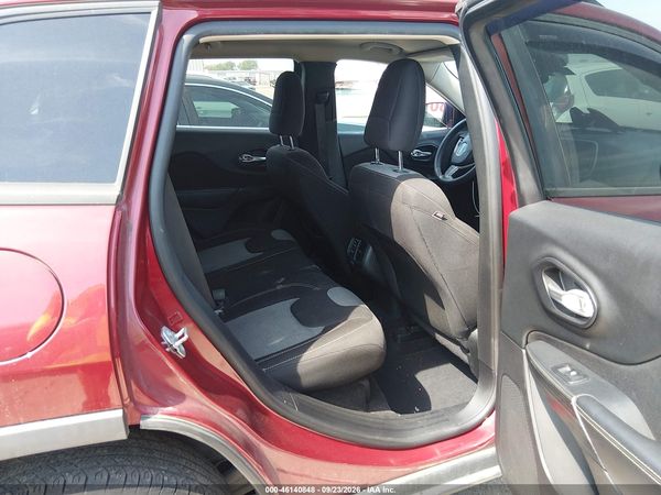 2016 JEEP CHEROKEE SPORT — I8