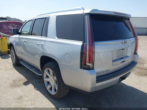 2017 CADILLAC ESCALADE LUXURY — I3