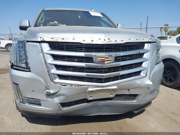 2017 CADILLAC ESCALADE LUXURY — I6