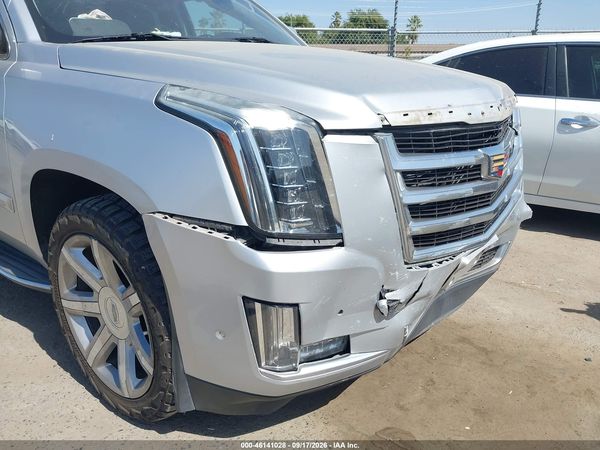 2017 CADILLAC ESCALADE LUXURY — I86