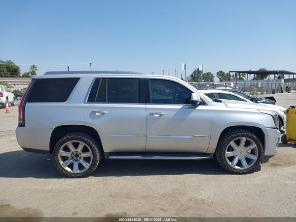2017 CADILLAC ESCALADE LUXURY — I116