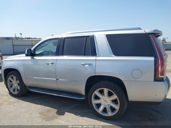 2017 CADILLAC ESCALADE LUXURY — I117